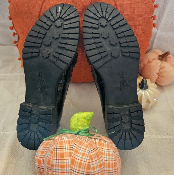 NWOT Anne Klein Black Loafer Size 8 - Picture 2 of 3